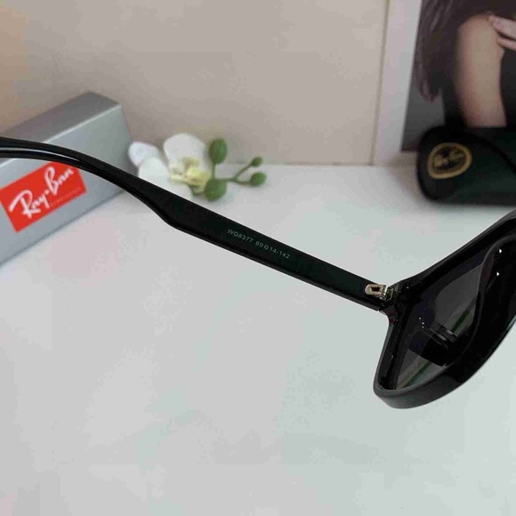 ⚡ Ray-Ban All Black Polarized Sunglasses - with Case Only ⚡